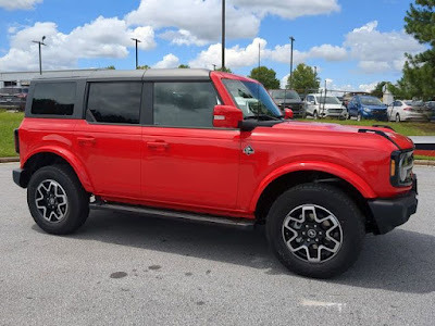 2024 Ford Bronco Outer Banks