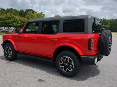 2024 Ford Bronco Outer Banks