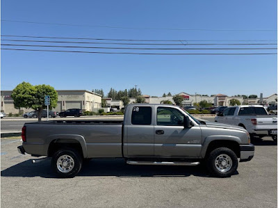 2006 Chevrolet Silverado 2500 HD Extended Cab LT Pickup 4D 8 ft