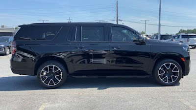 2023 Chevrolet Suburban RST