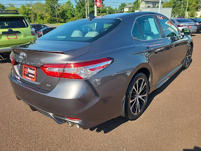 2020 Toyota Camry SE FWD