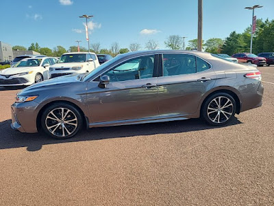 2020 Toyota Camry SE FWD