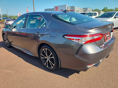 2020 Toyota Camry SE FWD