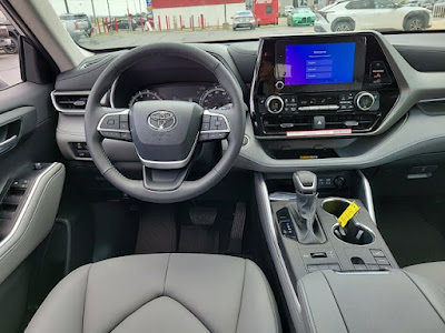 2024 Toyota Highlander XLE