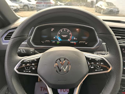 2024 Volkswagen Tiguan 2.0T SE R-Line Black