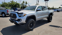 2022 Toyota Tacoma 4WD SR