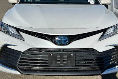 2022 Toyota Camry Hybrid XLE