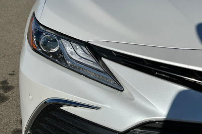 2022 Toyota Camry Hybrid XLE