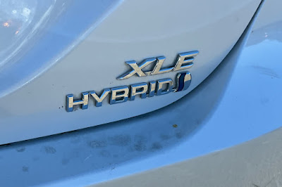 2022 Toyota Camry Hybrid XLE