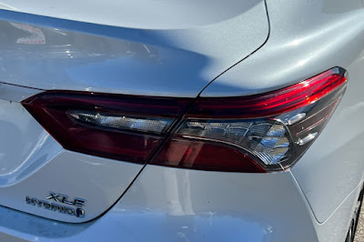 2022 Toyota Camry Hybrid XLE