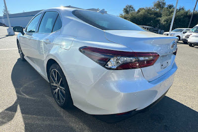 2022 Toyota Camry Hybrid XLE