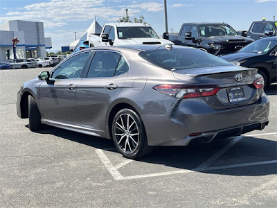 2022 Toyota Camry SE