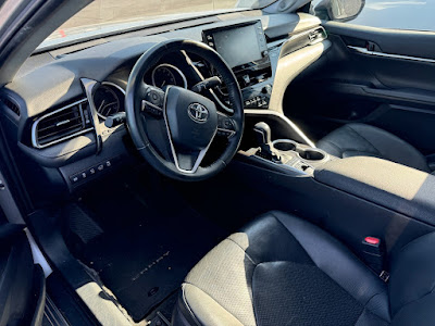 2022 Toyota Camry Hybrid XLE