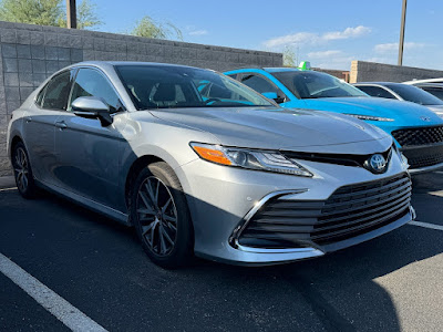 2022 Toyota Camry Hybrid XLE