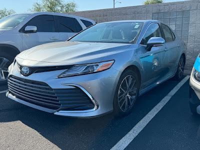 2022 Toyota Camry Hybrid XLE