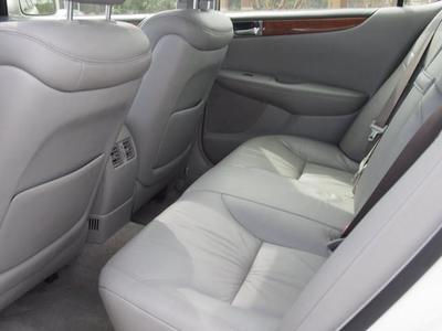 2005 Lexus ES 330 Sedan
