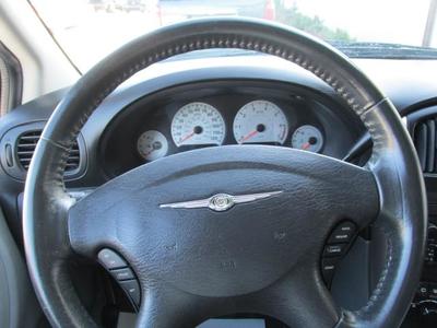 2005 Chrysler Town & Country Touring Minivan