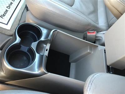2004 Toyota Sienna XLE 7 Passenger Minivan