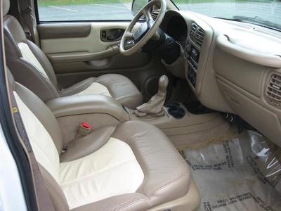 2000 Chevrolet Blazer LS 4dr LS SUV