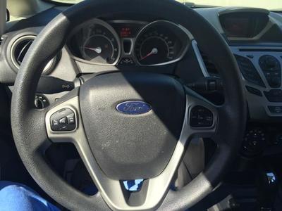 2013 Ford Fiesta SE Sedan