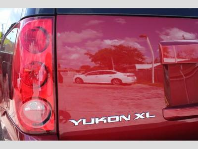 2013 GMC Yukon XL SLT 1500 SUV