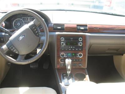 2008 Ford Taurus SEL Sedan