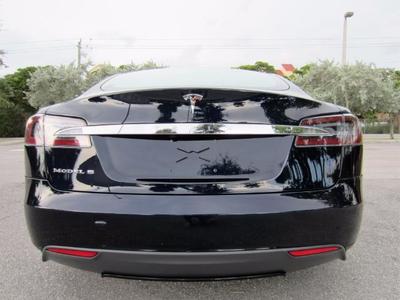 2013 Tesla Model S Sedan