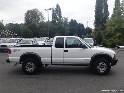 2003 Chevrolet S-10 LS 3dr Extended Cab LS Truck