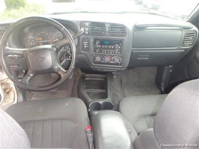 2003 Chevrolet S-10 LS 3dr Extended Cab LS Truck