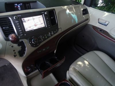 2011 Toyota Sienna XLE AAS