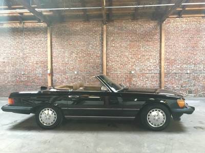 1987 Mercedes-Benz 560-Class