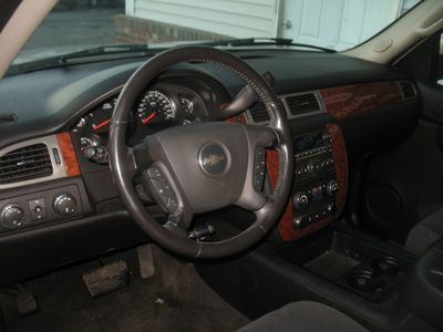 2008 Chevrolet Tahoe 1500 8 PASSENGER