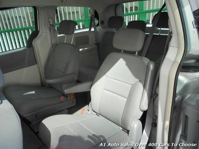 2010 Chrysler Town & Country LX Van