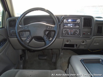 2004 GMC Yukon SLE SUV
